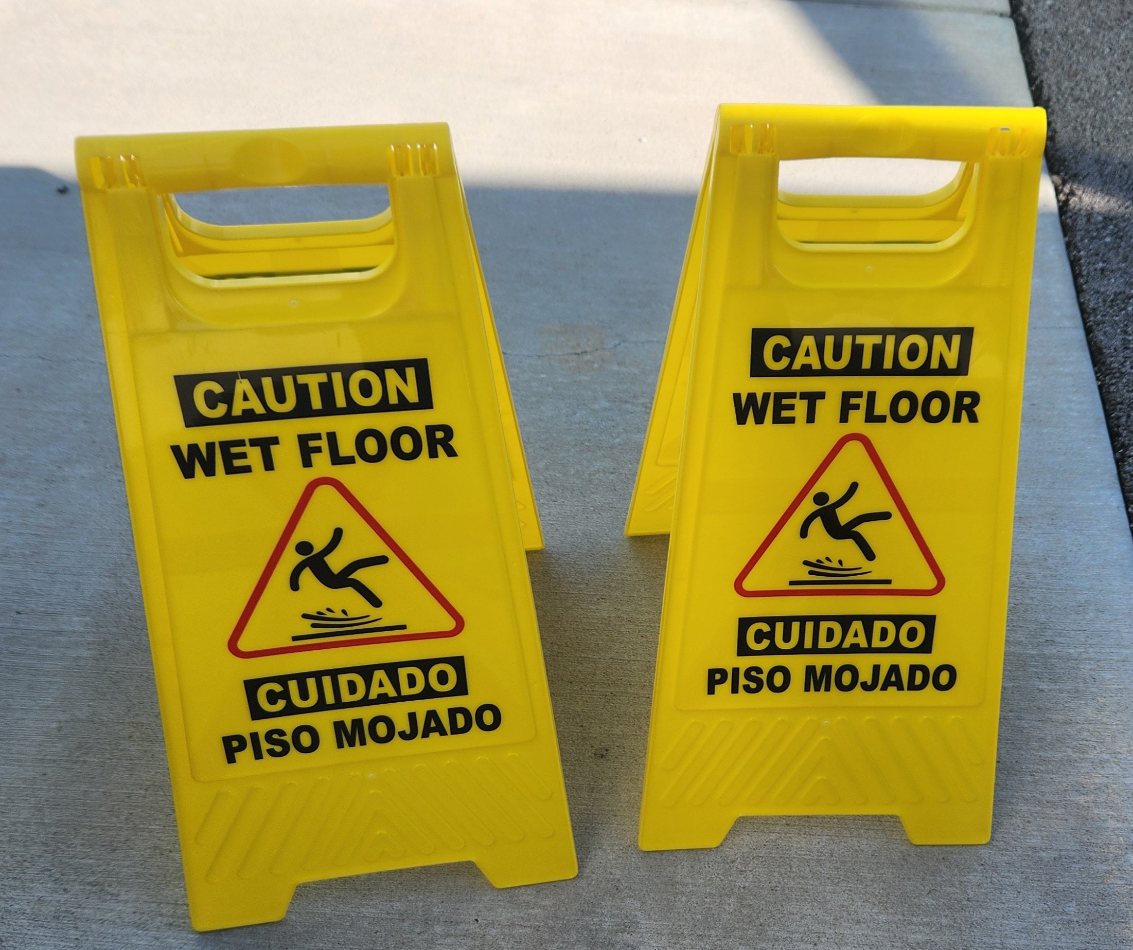 Caution Wet Floor Sign - Cuidado Piso Mojado 2 Pack