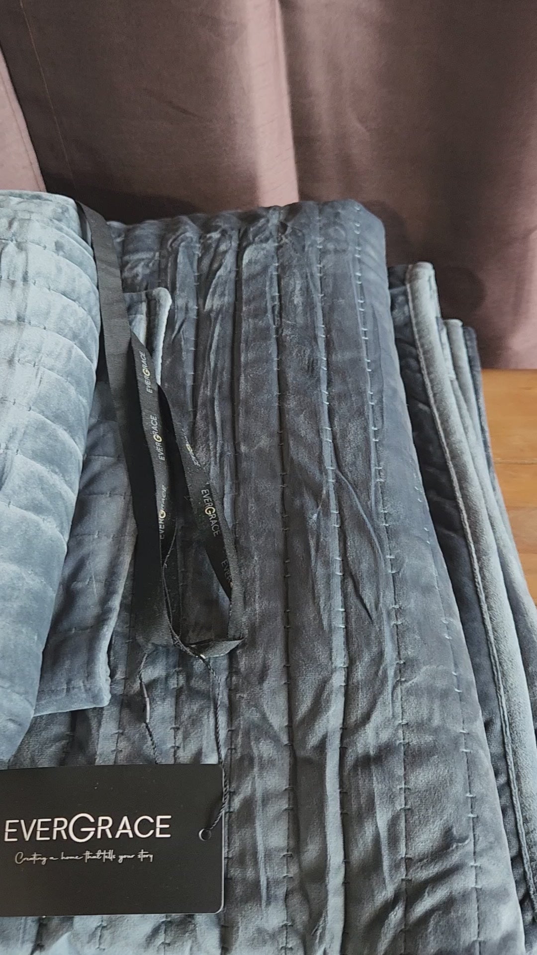 Velvet Quilt Set King Size with 2 Shams