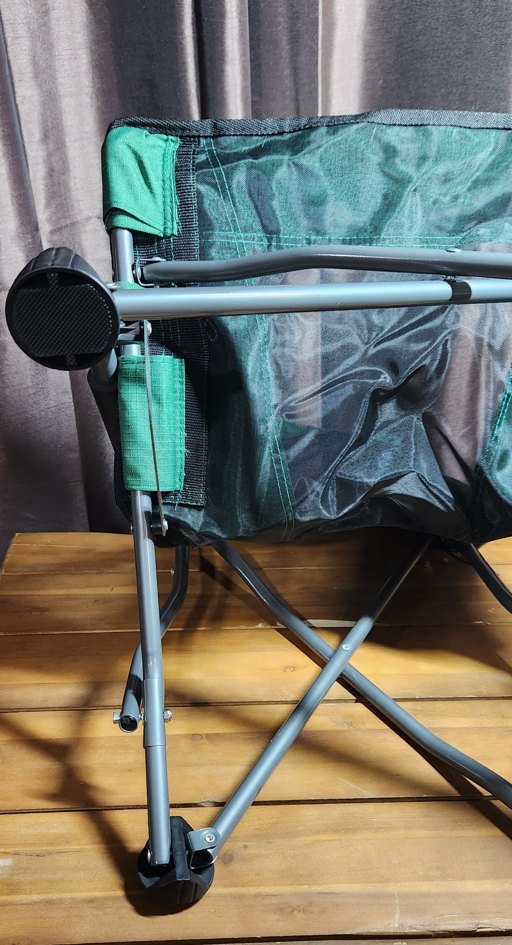 Cascade Mountain Tech Folding Camp Chair for Camping, Beach, Picnic, Barbqeues, Sporting Events with Carry Bag