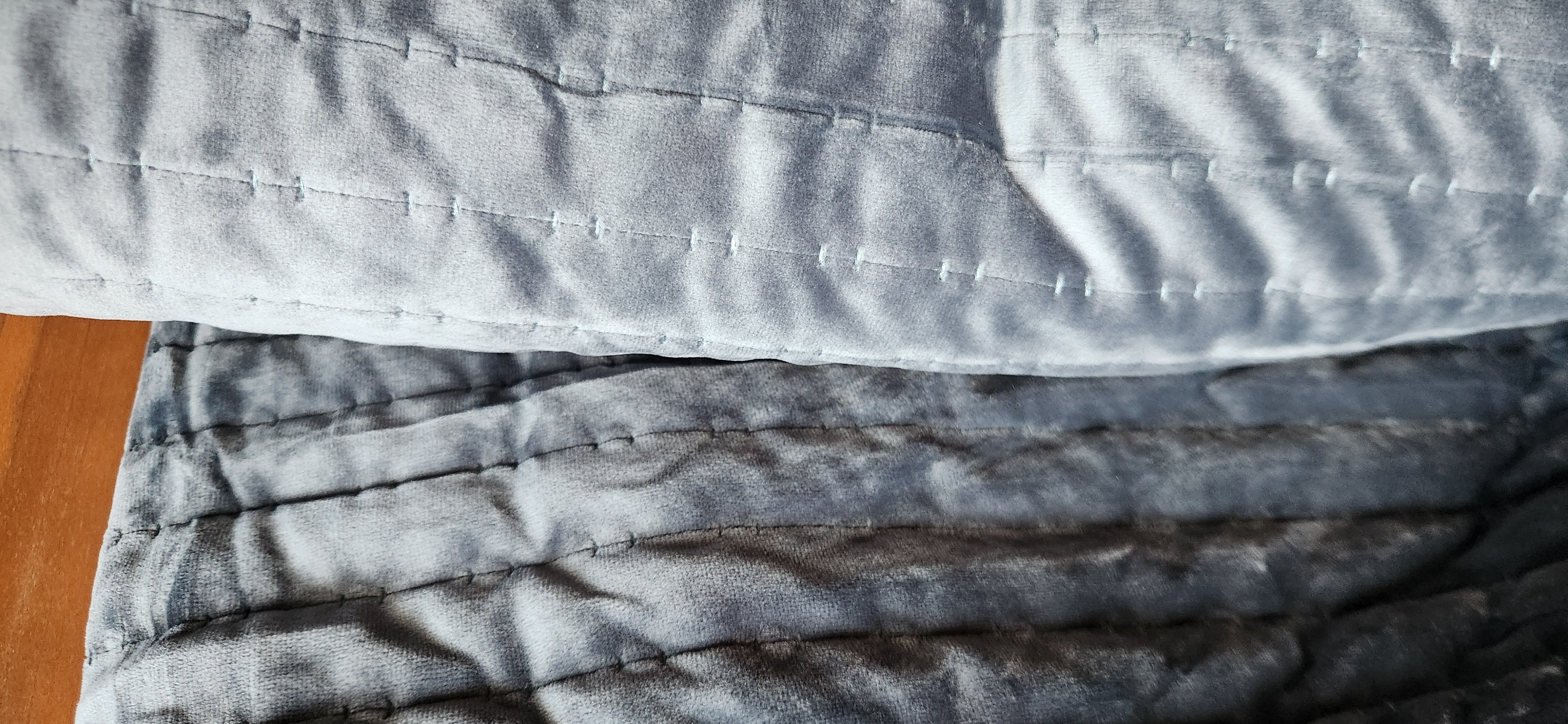 Velvet Quilt Set King Size with 2 Shams
