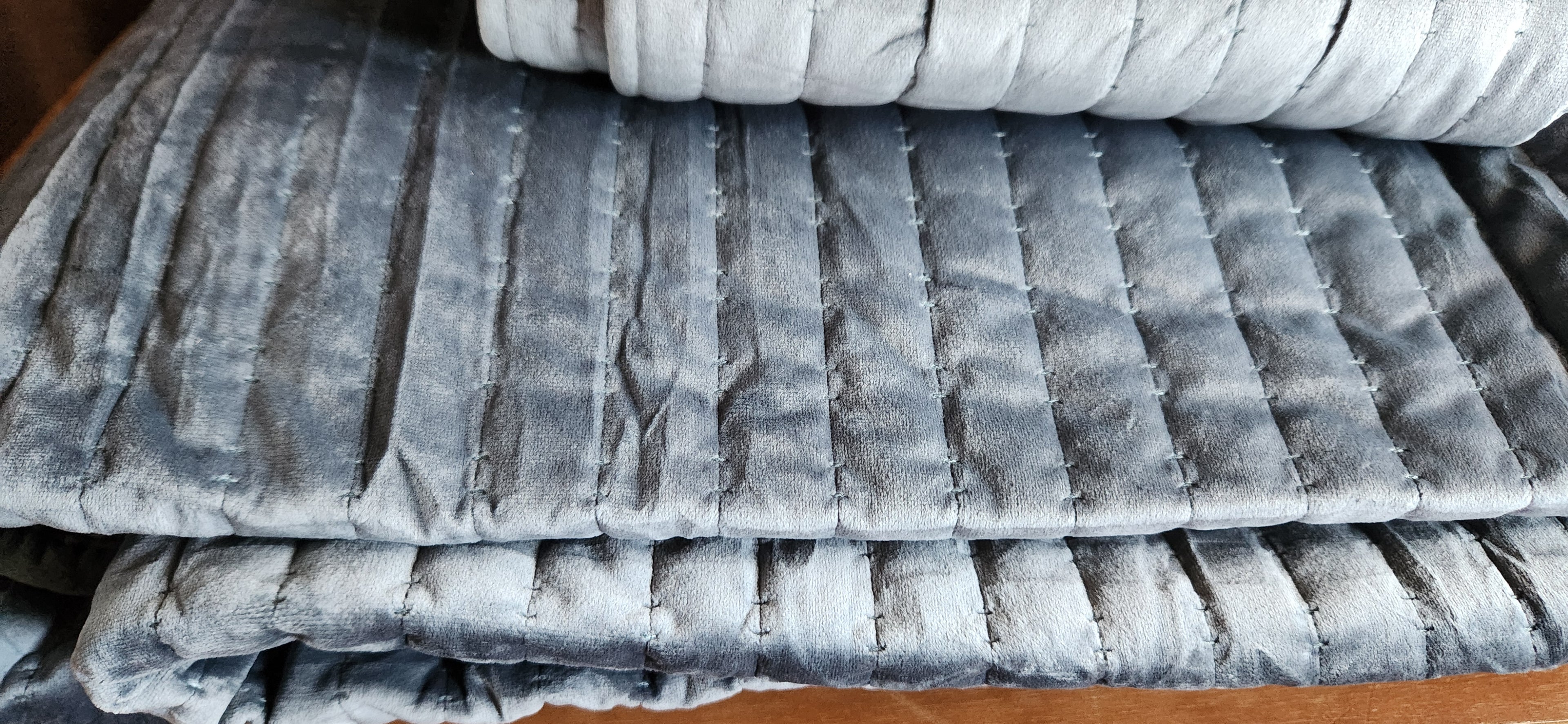 Velvet Quilt Set King Size with 2 Shams