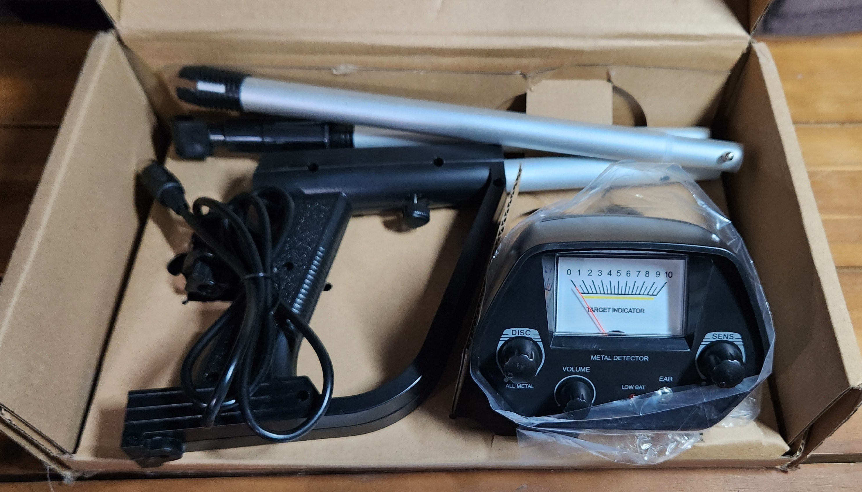 Classic Metal Detector for Kids Adults - Beginner Waterproof Metal Detector with 8" Coil