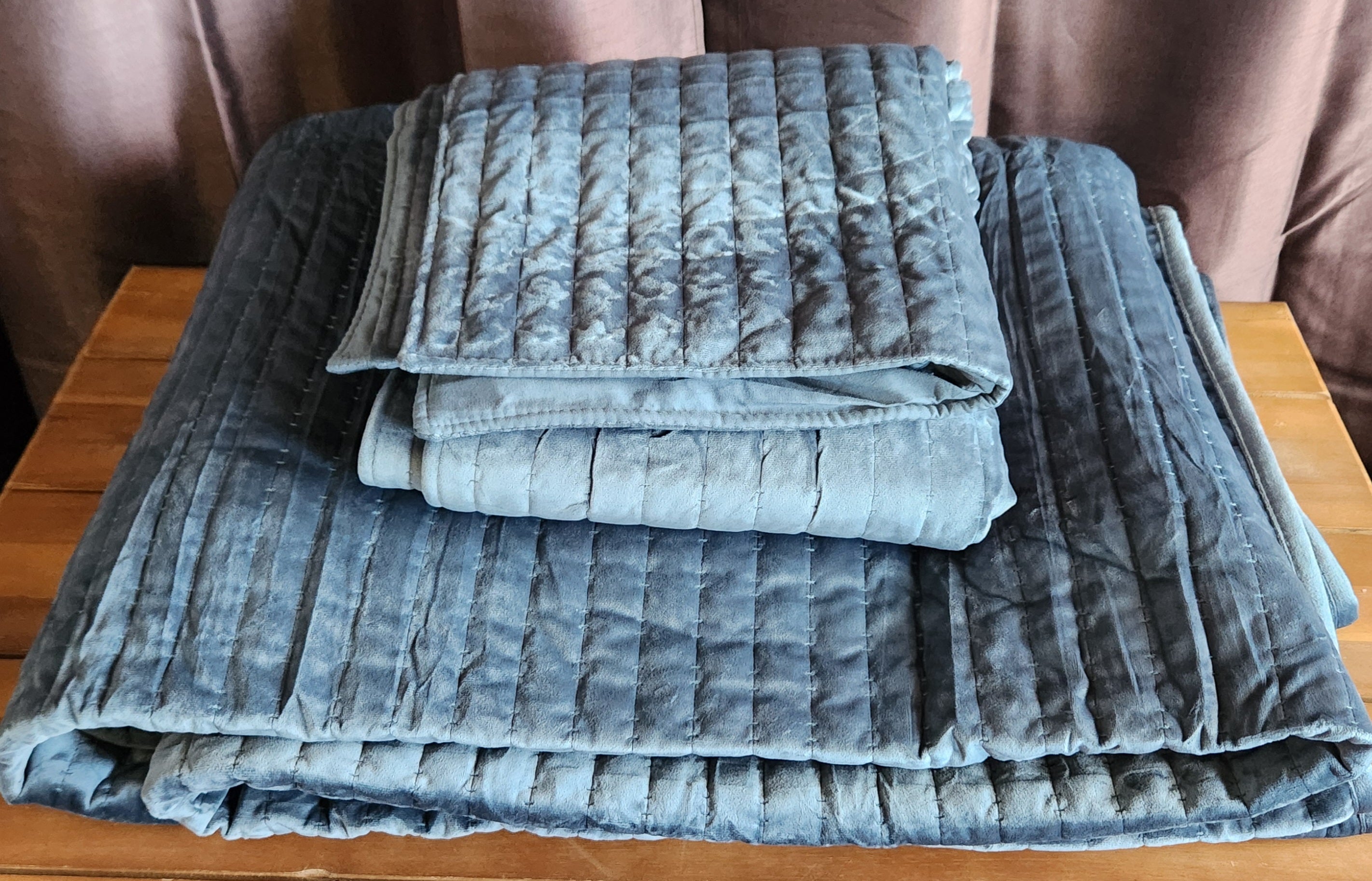 Velvet Quilt Set King Size with 2 Shams