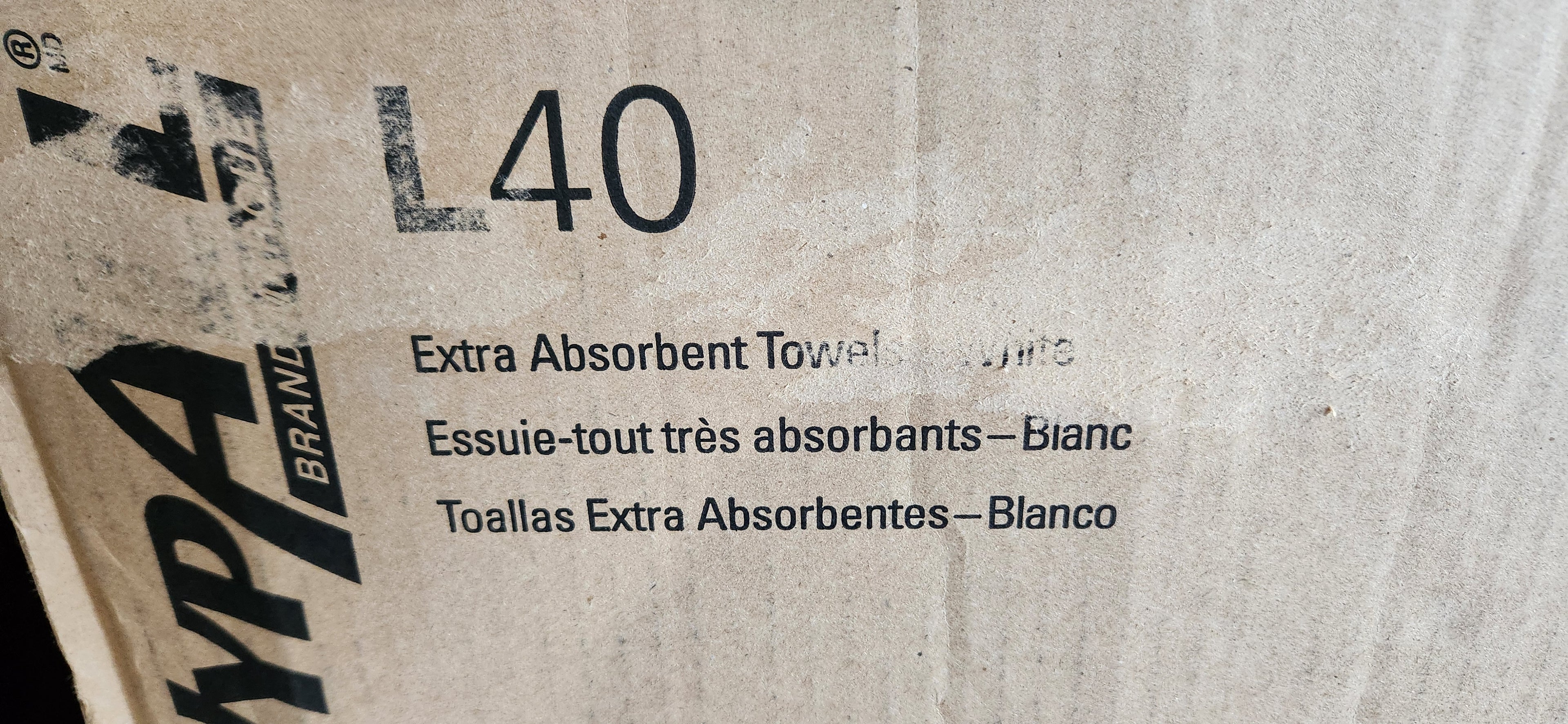 Wypall PowerClean L40 Cloths Extra Absorbent, Quarterfold, Bulk Paper Wipers, White (18 Packs of 56 Sheets, 1,008 Sheet Total)