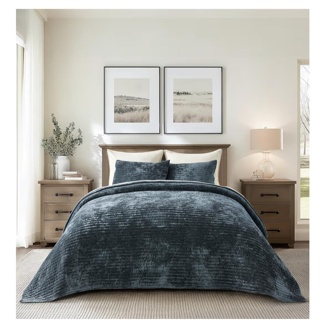 Velvet Quilt Set King Size with 2 Shams